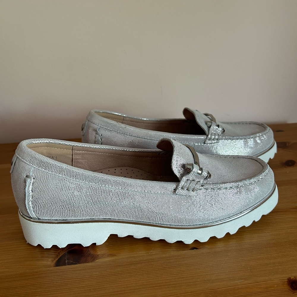 Pelle Moda Shoes - Picture 9 of 16